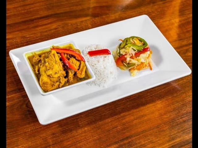 GATES CURRY CHICKEN (L).